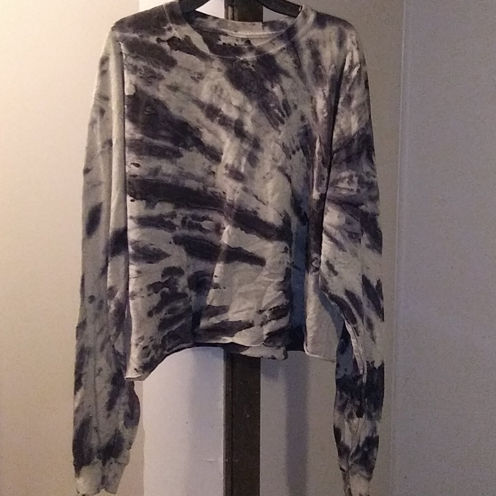 Long sleeve crop top